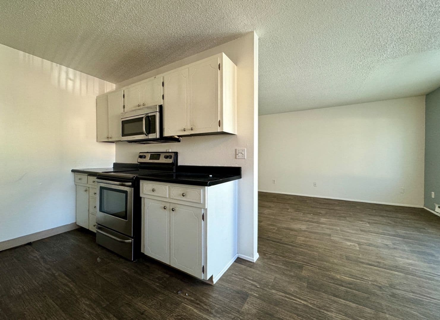 Portland Apartment: 4125-4153 SE Cesar E Chavez Blvd.