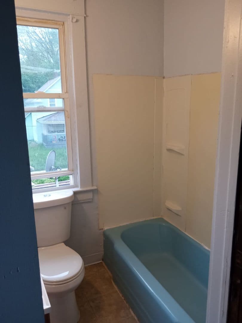 Akron Apartment: 167 Chittenden Street