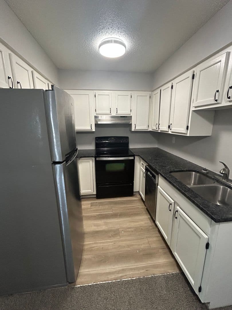 Norwalk Apartment: 1409 Sunset Dr - Apt 201