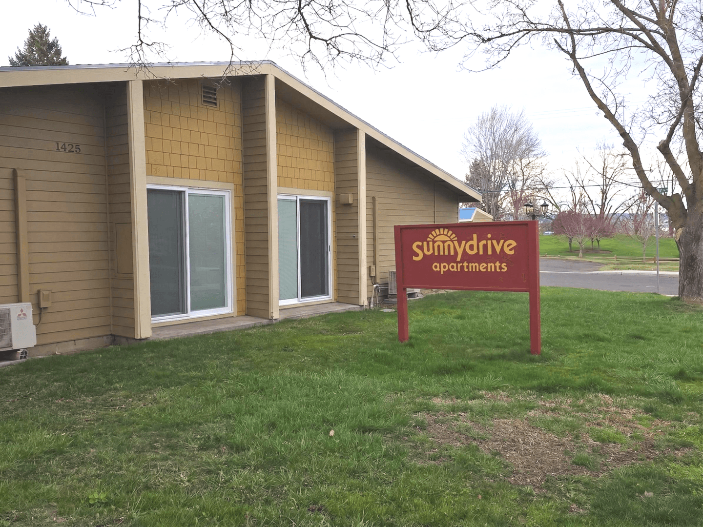 College Place Apartment: Sunny Drive Apartments