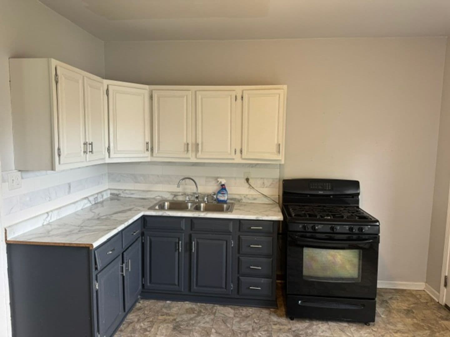 Milwaukee Apartment: 2146 S Aldrich St