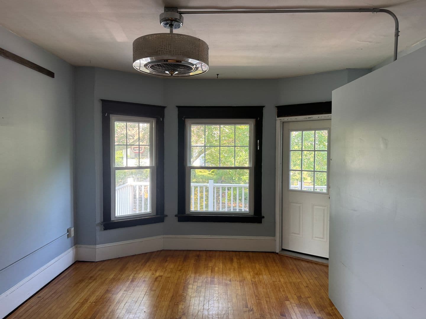 Milwaukee Apartment: 3069 - 3071 S Wentworth Ave