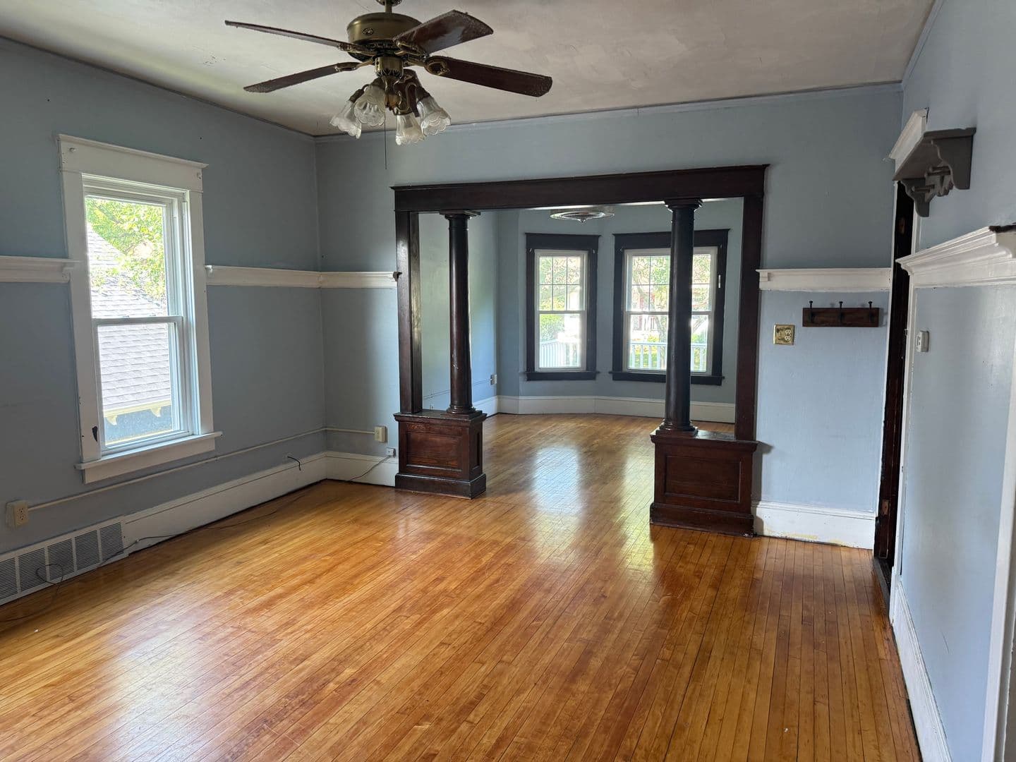 Milwaukee Apartment: 3069 - 3071 S Wentworth Ave