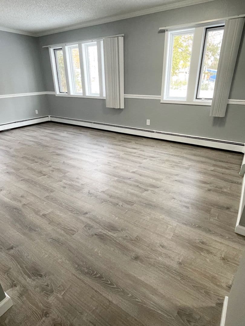 Fairbanks Apartment: 102 B Street