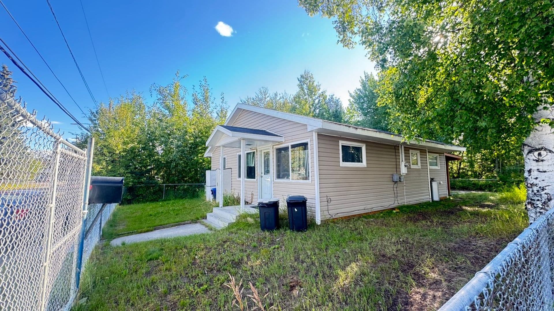 Fairbanks Apartment: 2104 Rickert Street