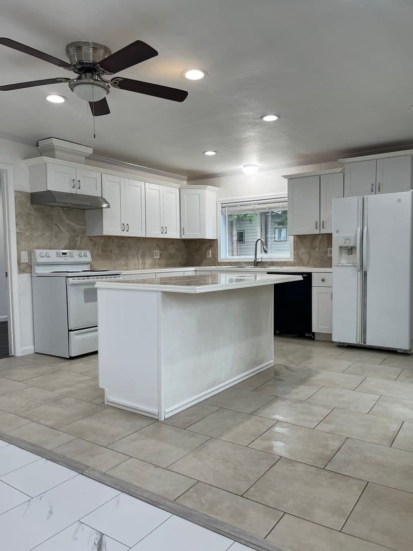 Fairbanks House: 308 Haines Ave