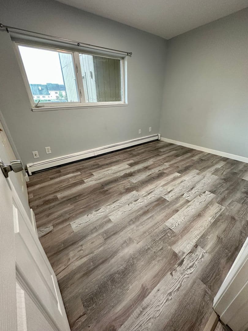 Fairbanks Apartment: 102 B Street