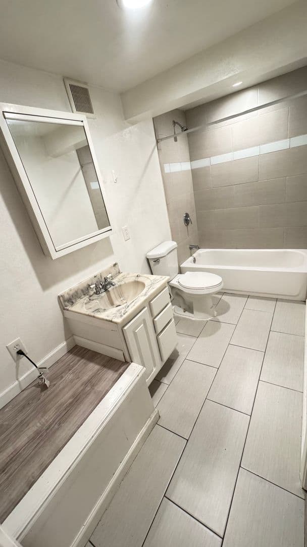 Fairbanks Apartment: 2104 Rickert Street