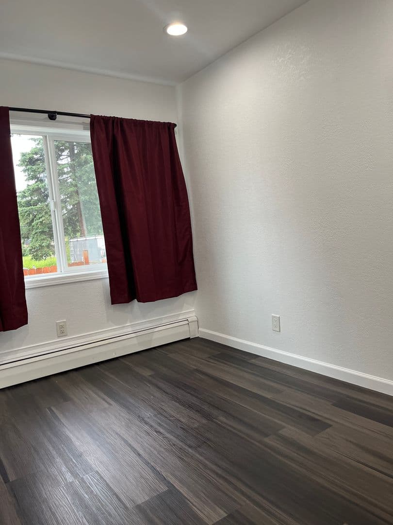 Fairbanks House: 308 Haines Ave