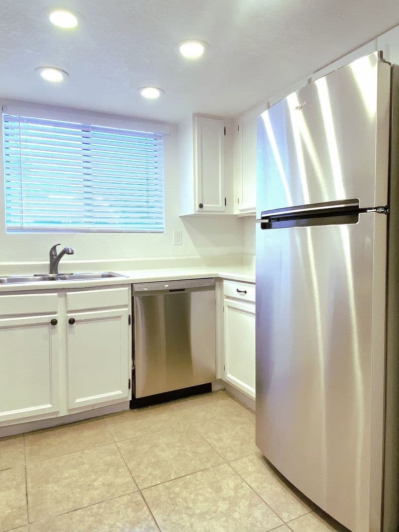 Phoenix Apartment: 3027 E Grandview Rd