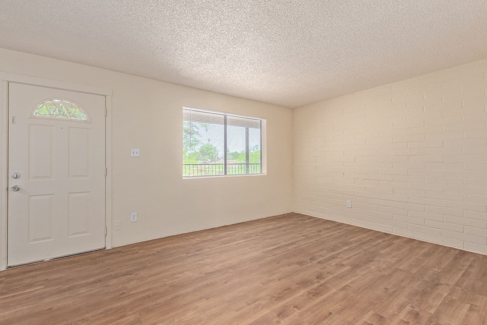 Phoenix Apartment: 3413 E Earll Dr.