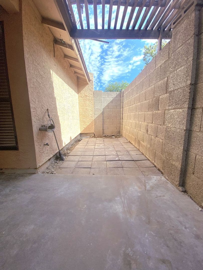 Phoenix Apartment: 3027 E Grandview Rd