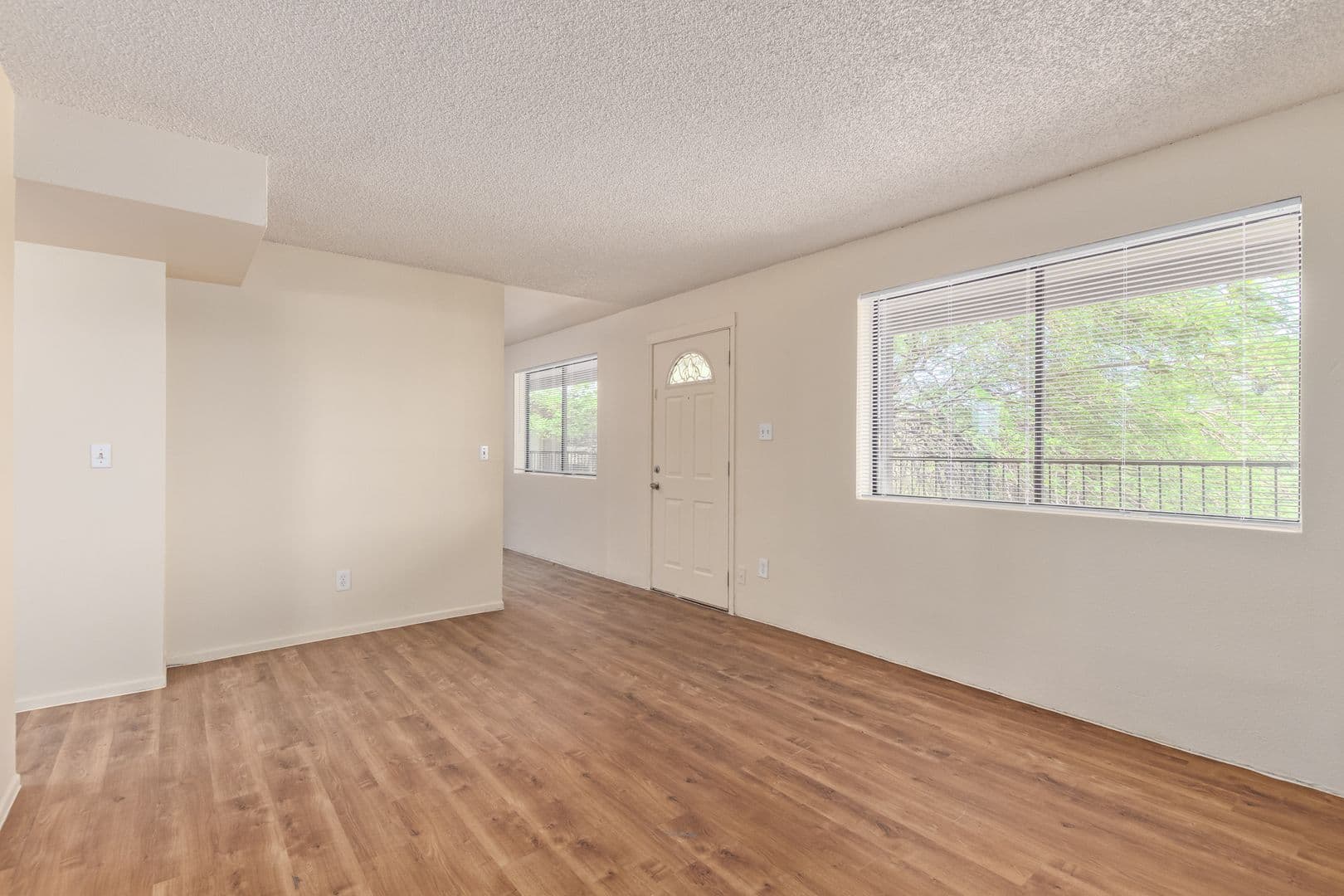 Phoenix Apartment: 3413 E Earll Dr.