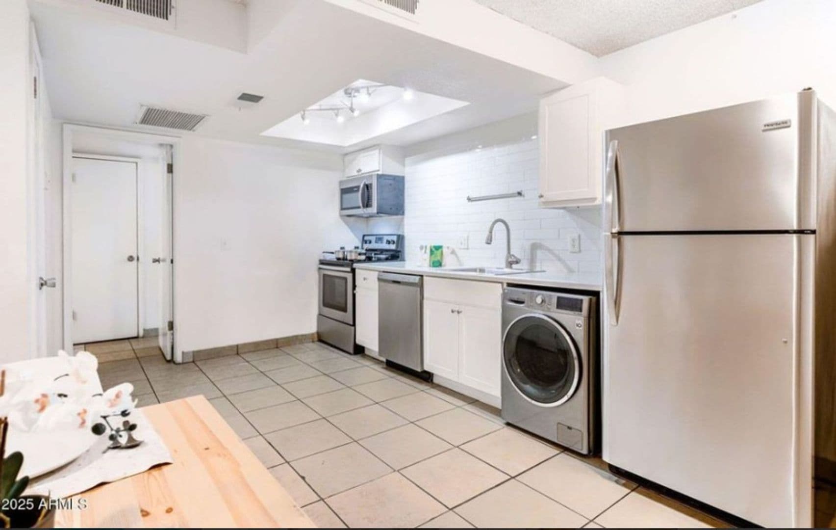 Phoenix Apartment: 1623 W Missouri Ave