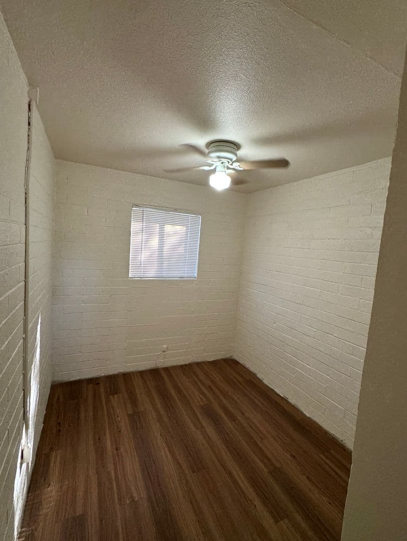 Phoenix Apartment: 3413 E Earll Dr.