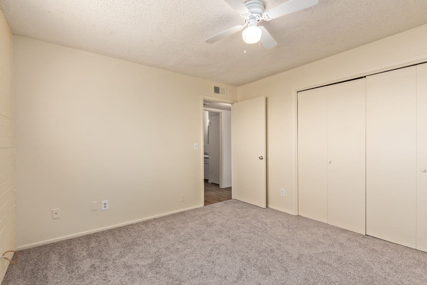 Phoenix Apartment: 3413 E Earll Dr.