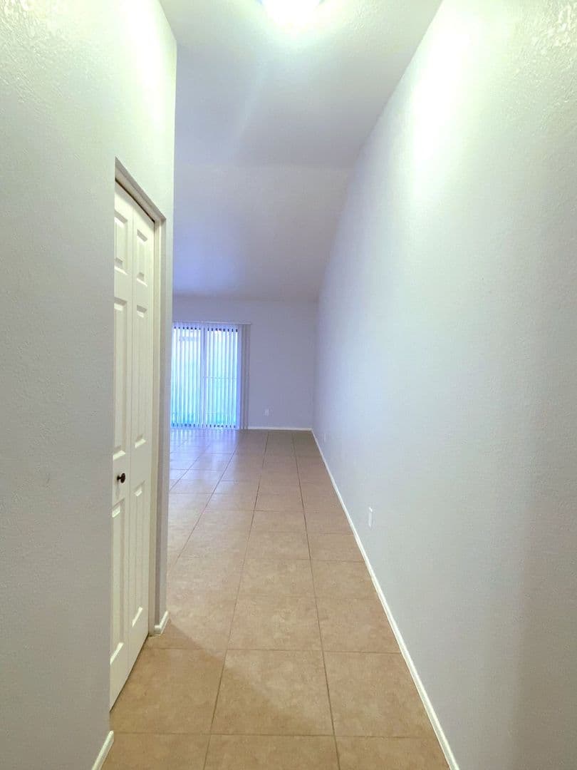 Phoenix Apartment: 3027 E Grandview Rd