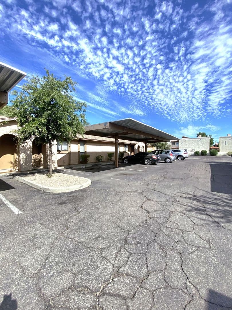 Phoenix Apartment: 3027 E Grandview Rd