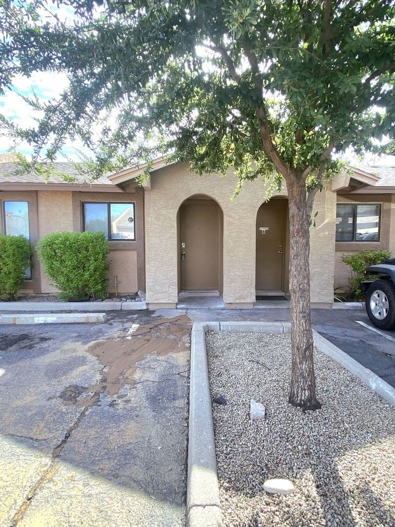 Phoenix Apartment: 3027 E Grandview Rd