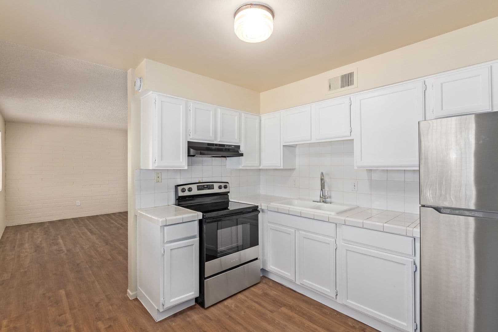 Phoenix Apartment: 3413 E Earll Dr.