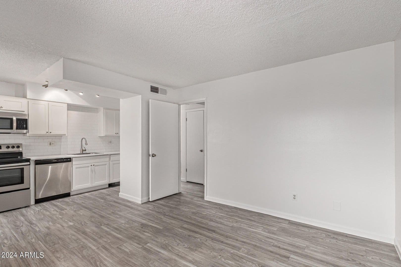 Tempe Apartment: 1029 S Wilson St