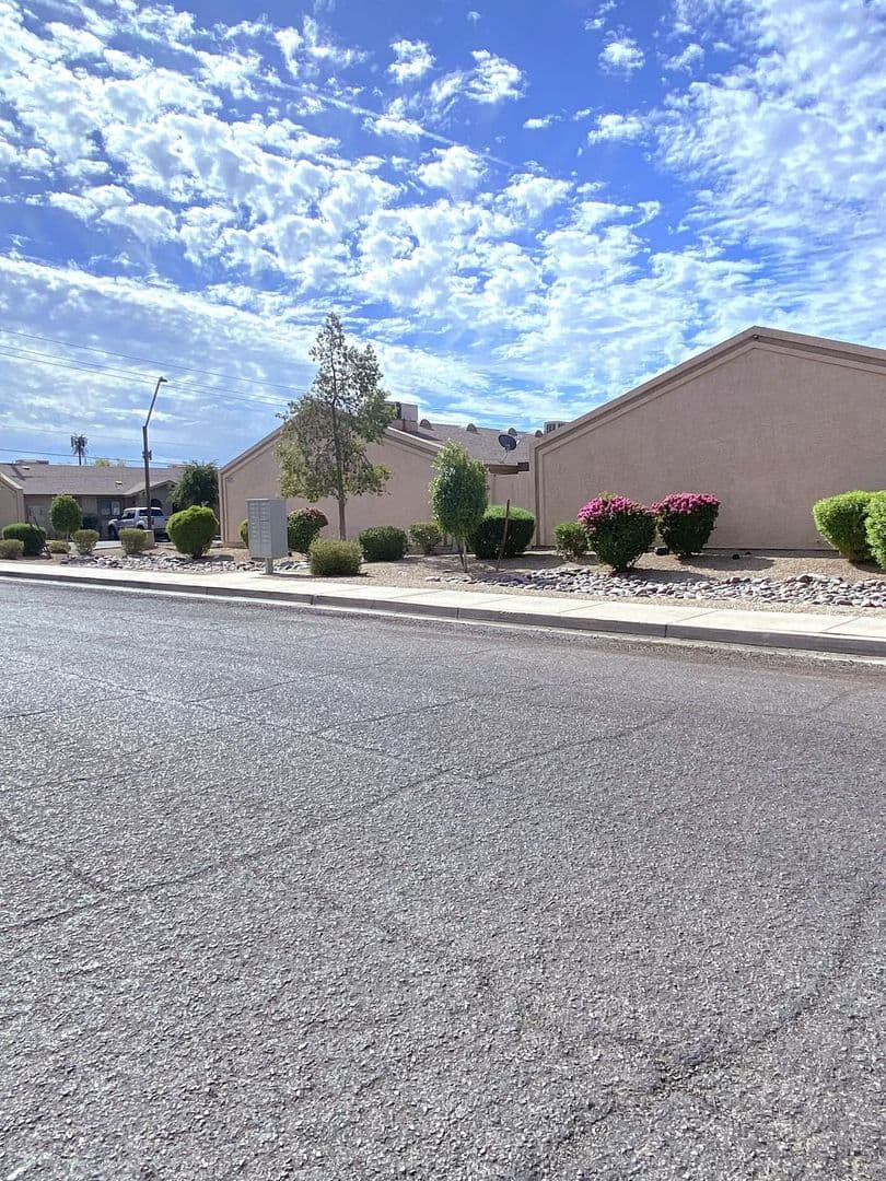 Phoenix Apartment: 3027 E Grandview Rd