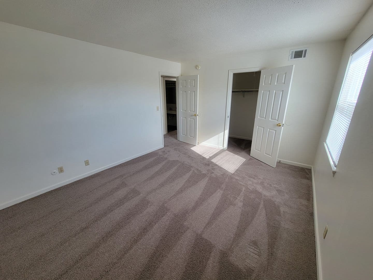Peoria Apartment: 2805 W Larchmont Lane