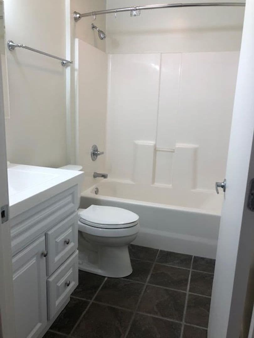 Peoria Apartment: 311 SW Water Street