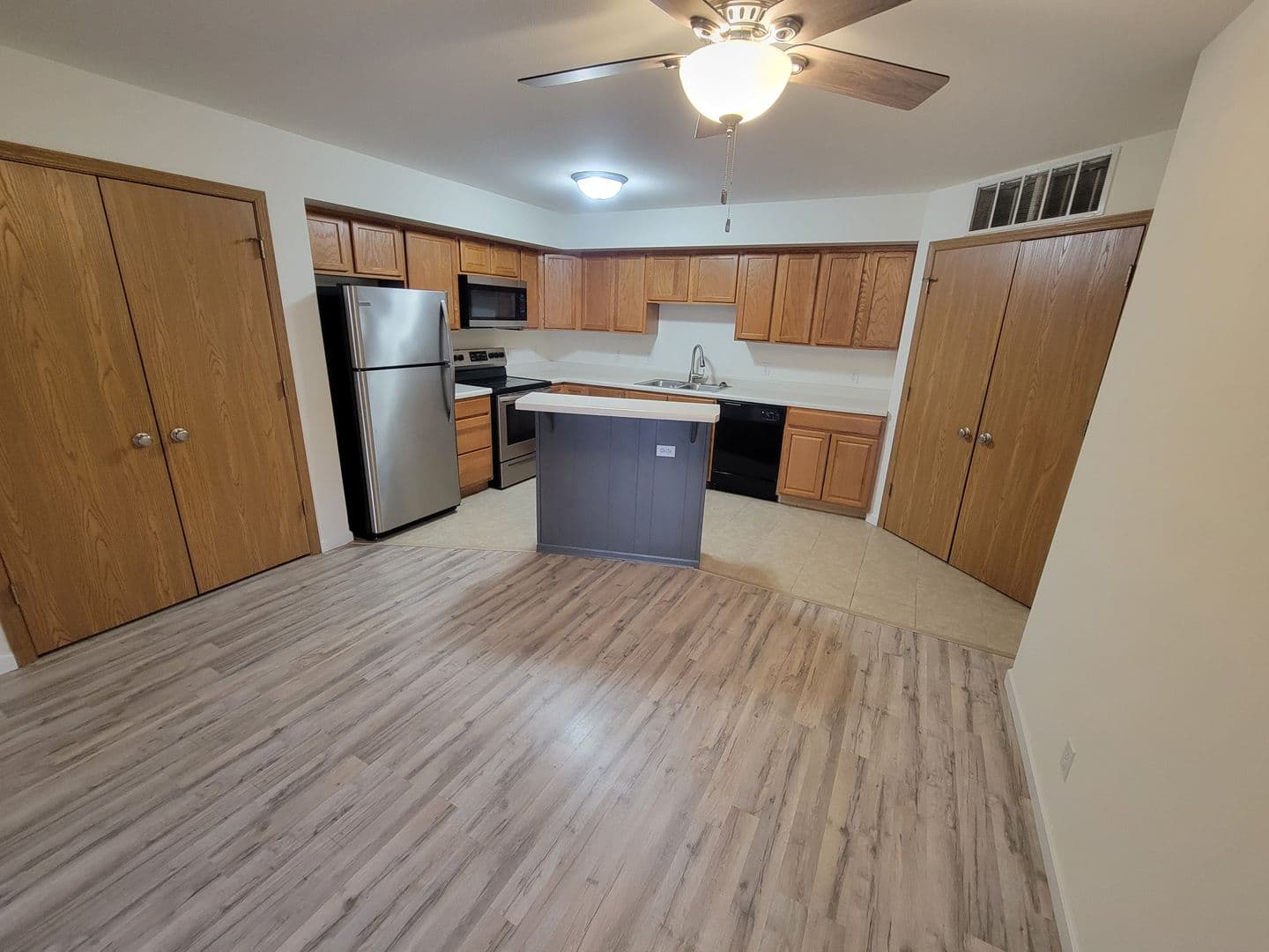 Peoria Apartment: 3601 N Kingston Drive