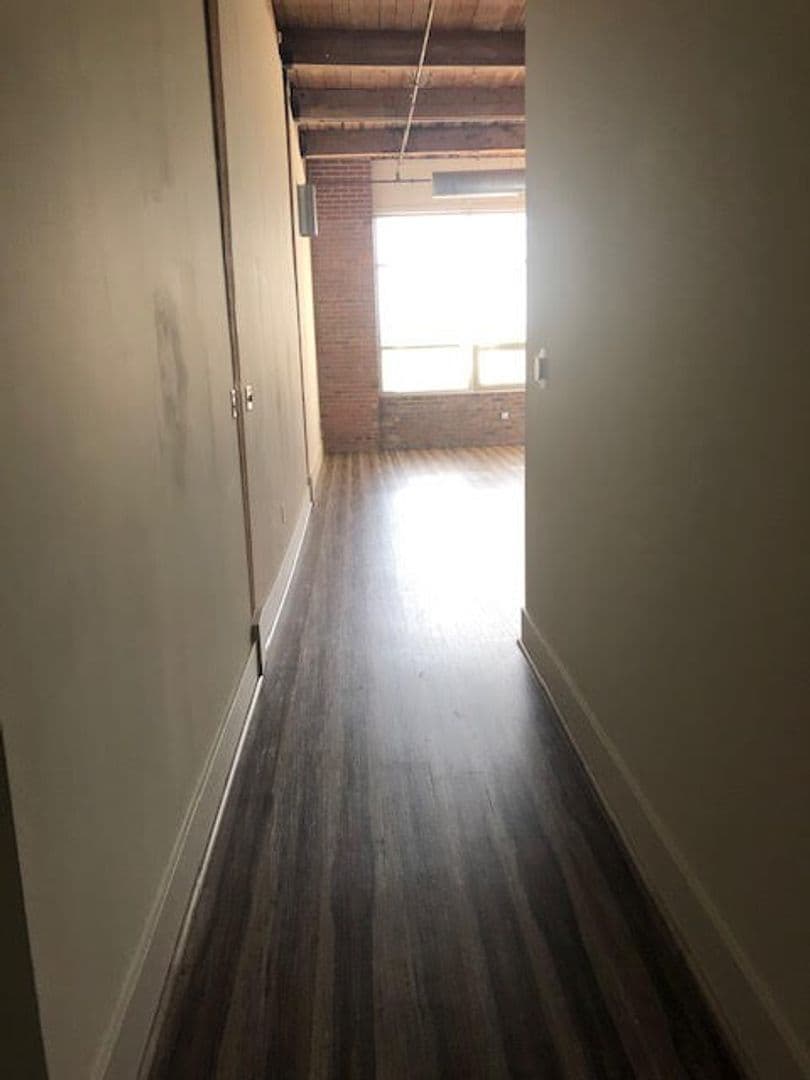 Peoria Apartment: 311 SW Water Street