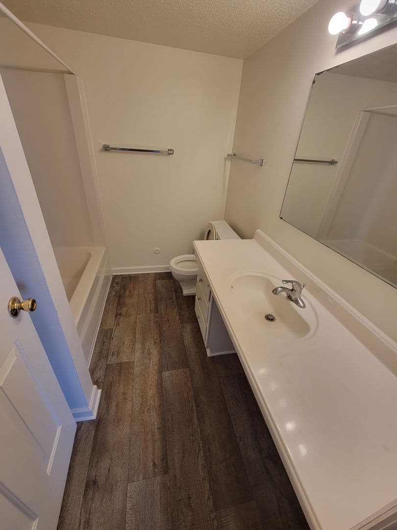 Peoria Apartment: 2805 W Larchmont Lane