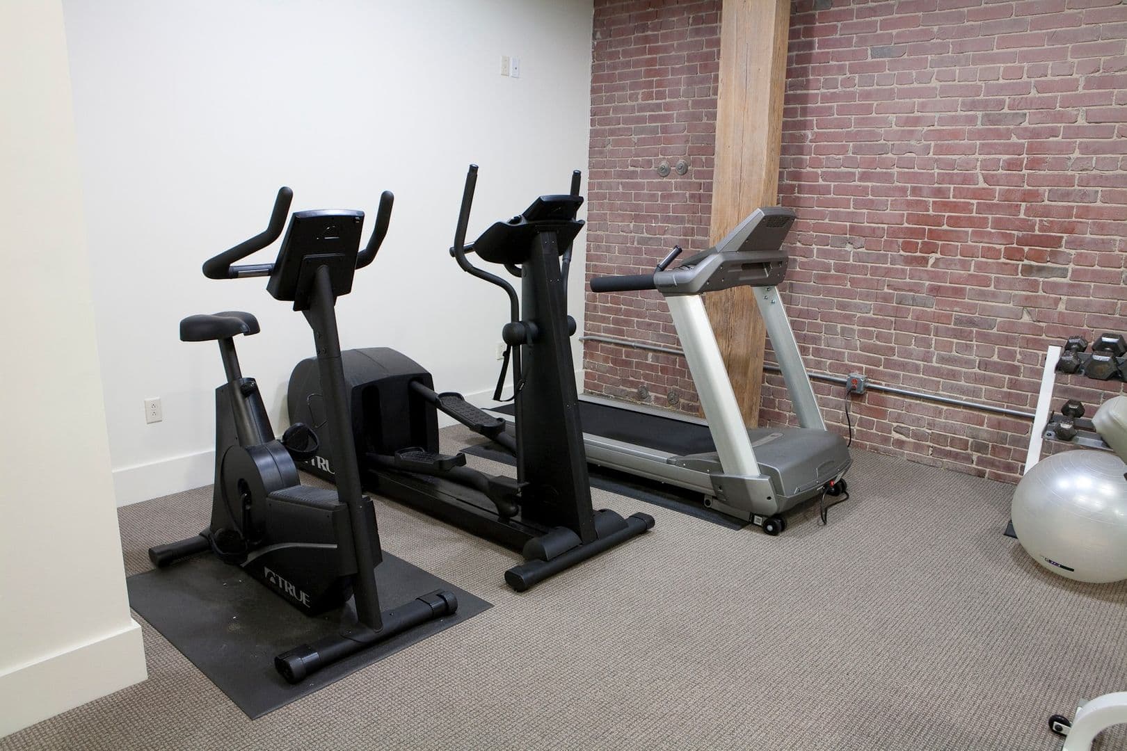 Peoria Apartment: 311 SW Water Street