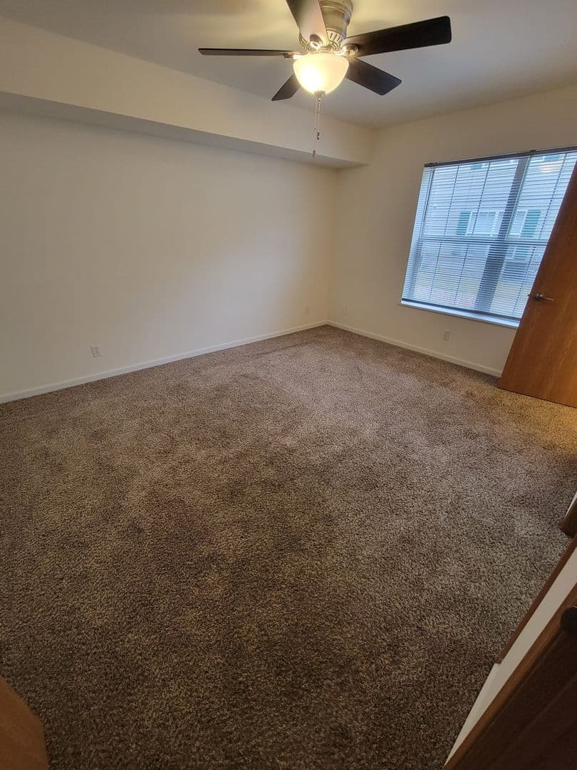Peoria Apartment: 3601 N Kingston Drive