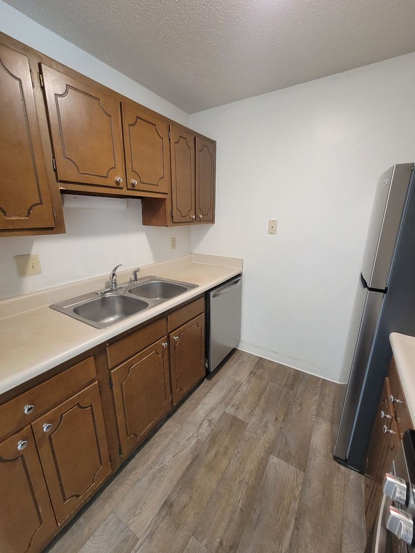 Peoria Apartment: 2805 W Larchmont Lane