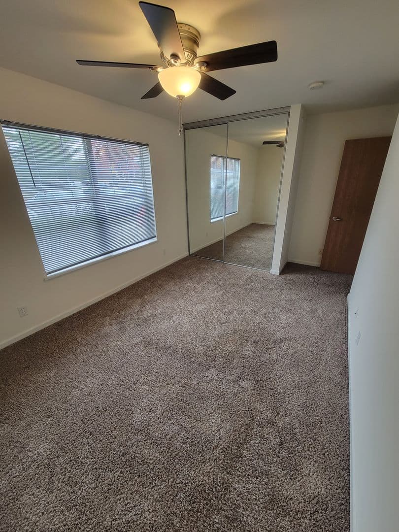 Peoria Apartment: 3601 N Kingston Drive