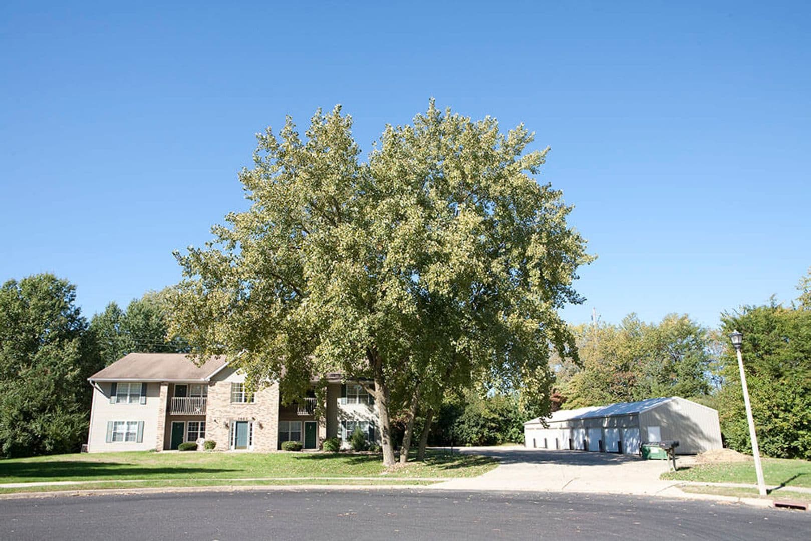 Peoria Apartment: 3601 N Kingston Drive