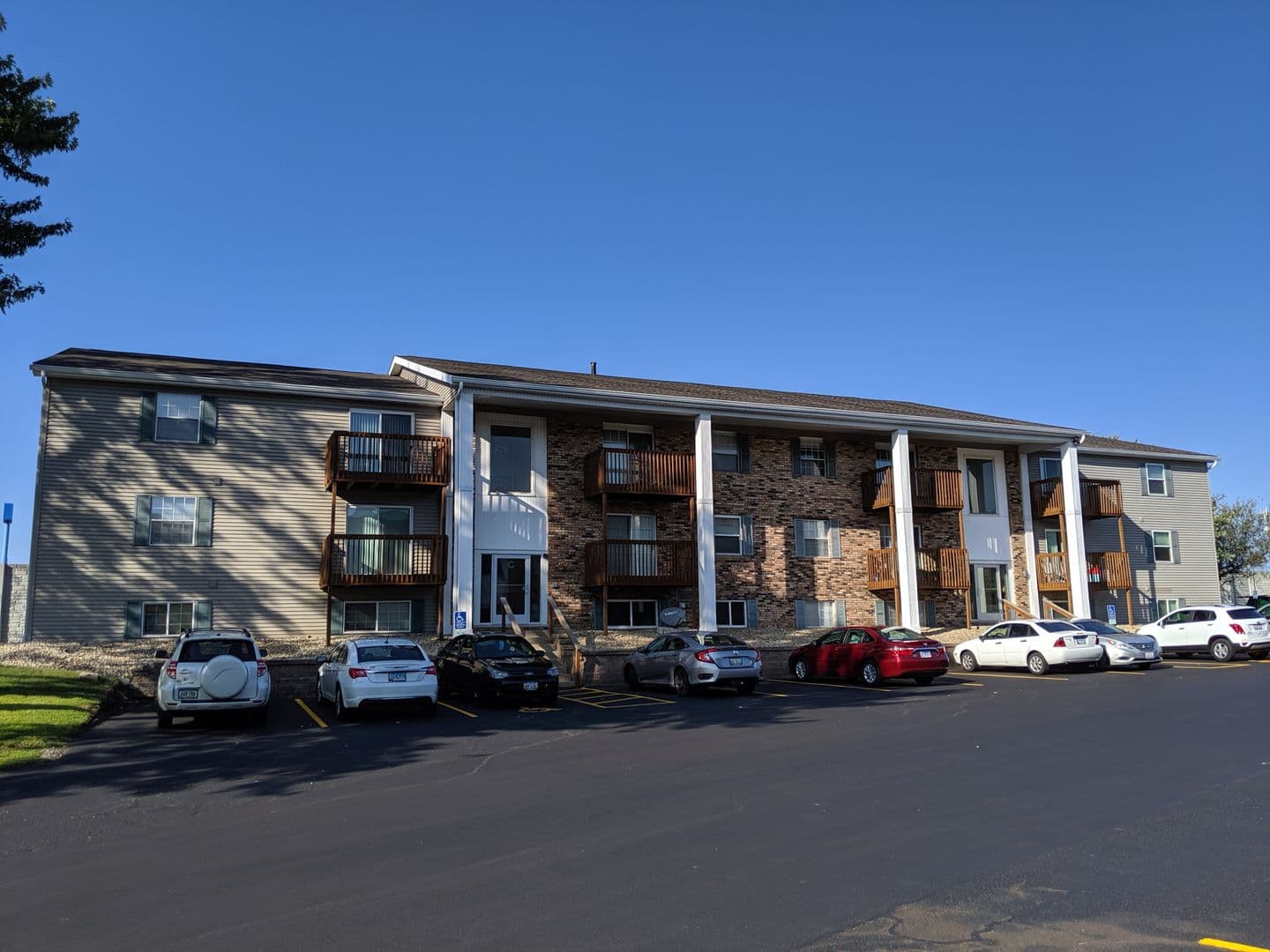 Peoria Apartment: 2805 W Larchmont Lane