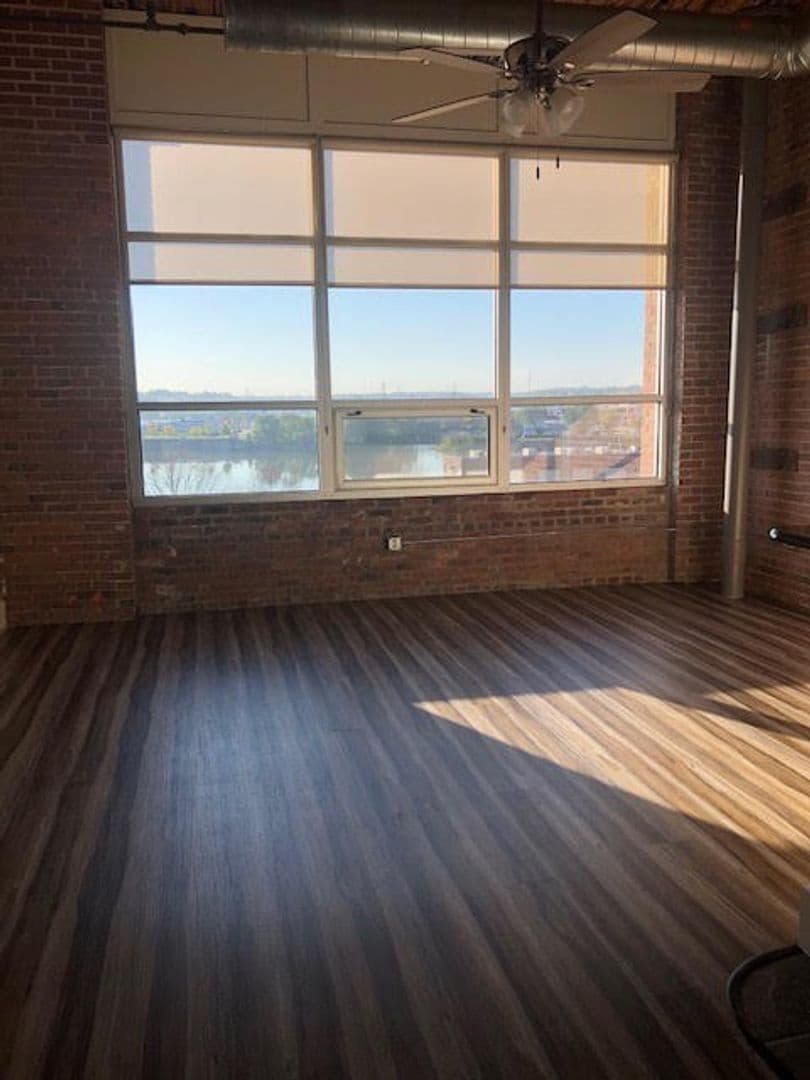 Peoria Apartment: 311 SW Water Street