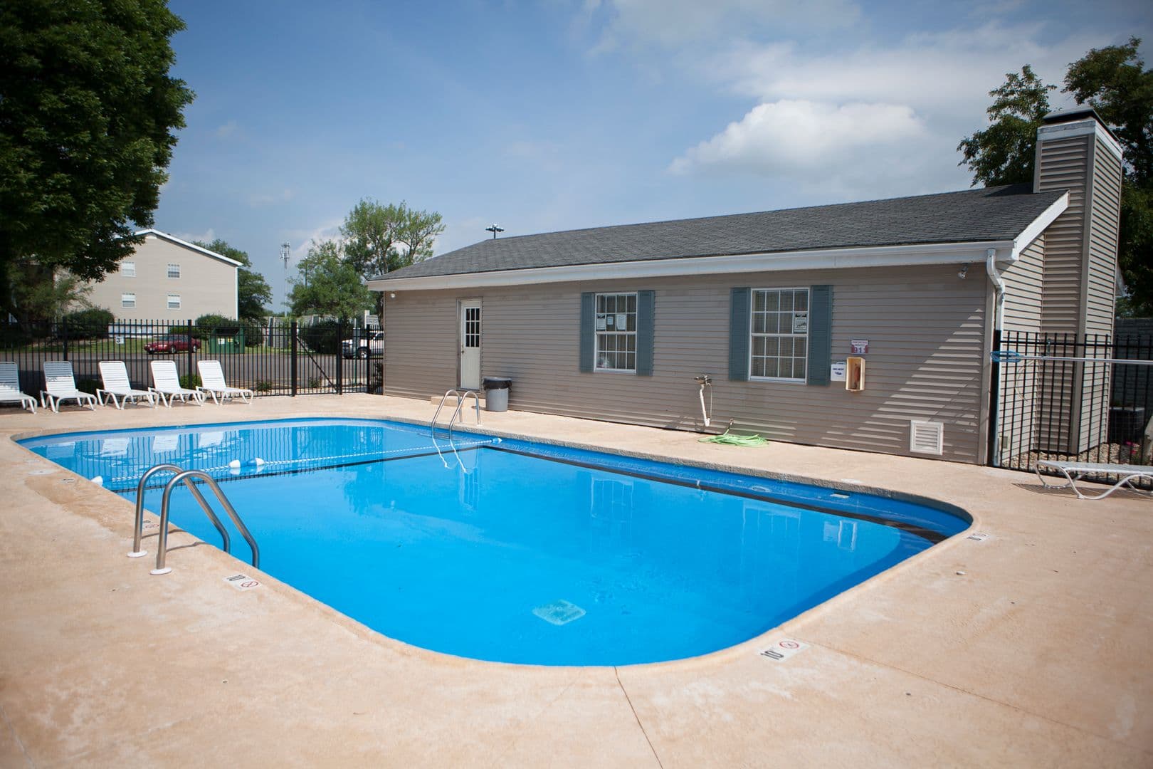 Peoria Apartment: 2805 W Larchmont Lane