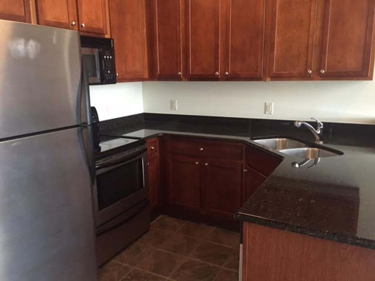 Peoria Apartment: 311 SW Water Street