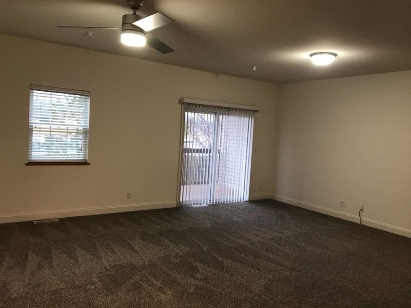 Peoria Apartment: 810 W Trailcreek Drive