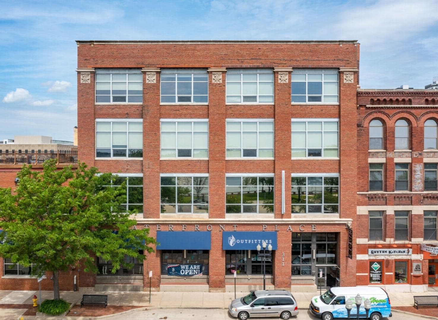 Peoria Apartment: 311 SW Water Street