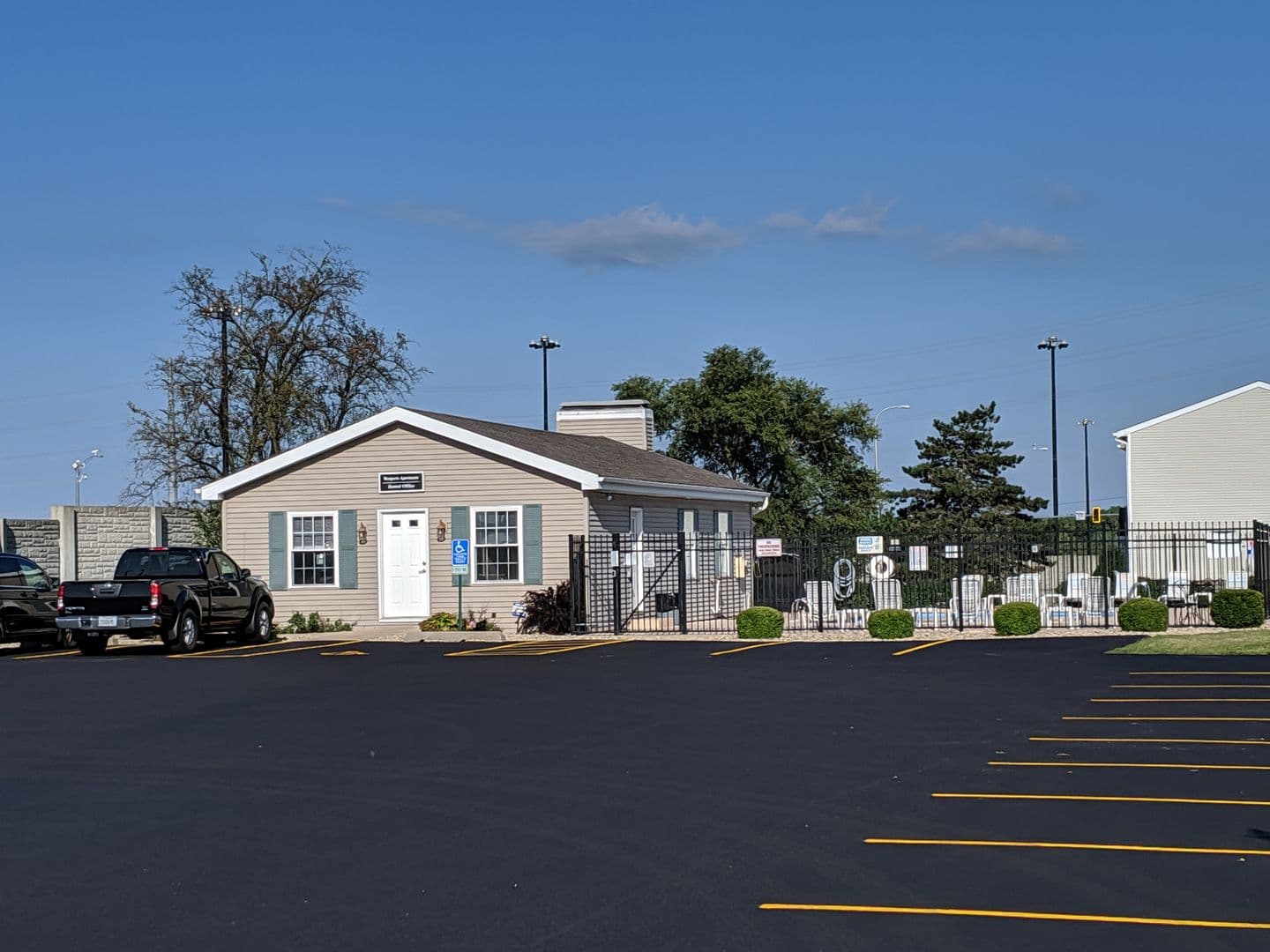 Peoria Apartment: 2805 W Larchmont Lane