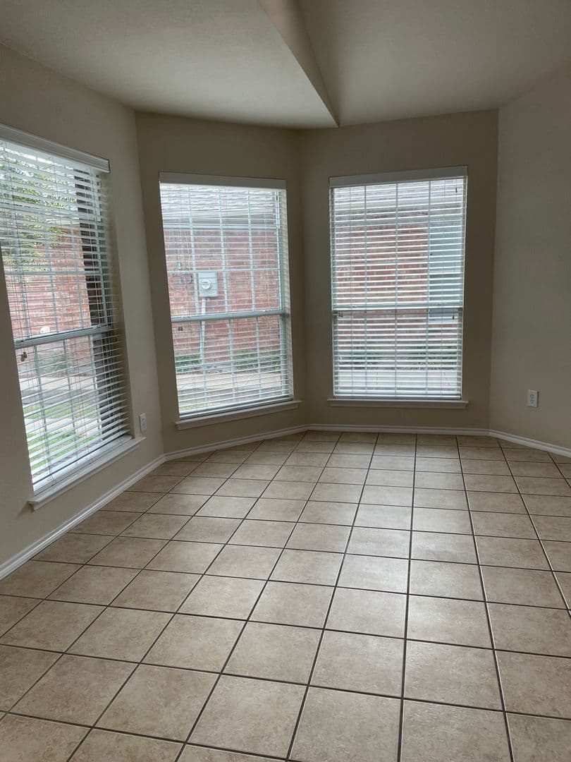 Fort Worth House: 2136 Ingrid Lane