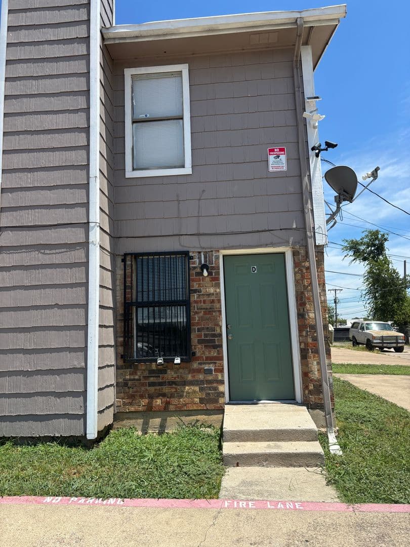 Fort Worth Townhome: 3200 McLean St. - D