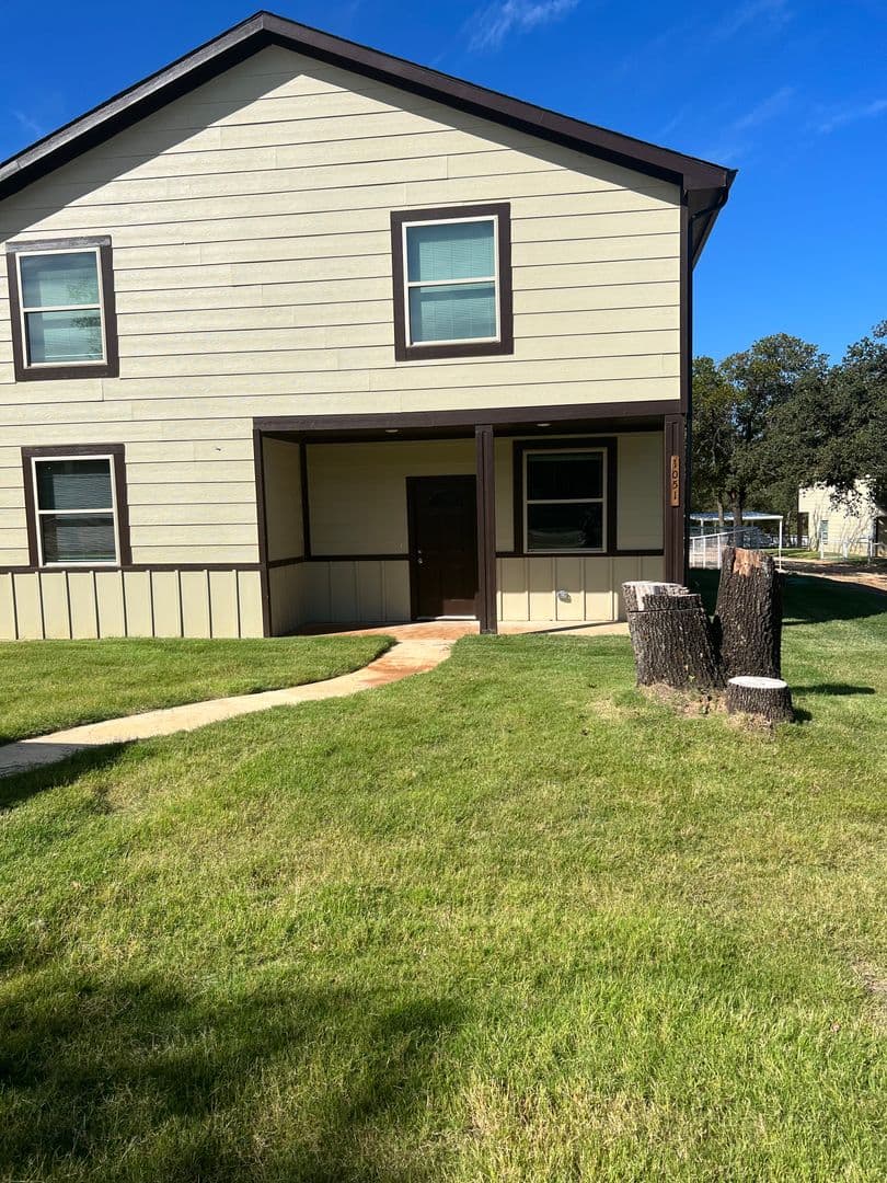 Azle Townhome: 1051 Deer Lane
