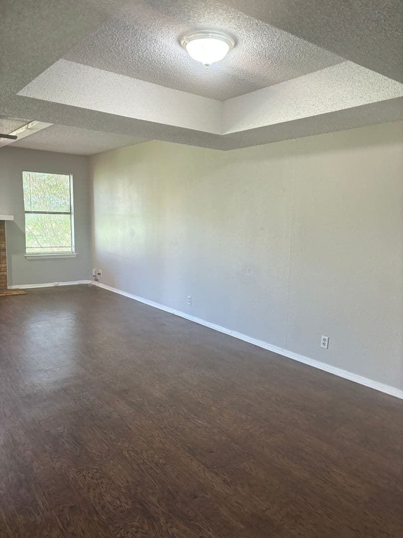 Benbrook Townhome: 3808-3814 Coates Circle