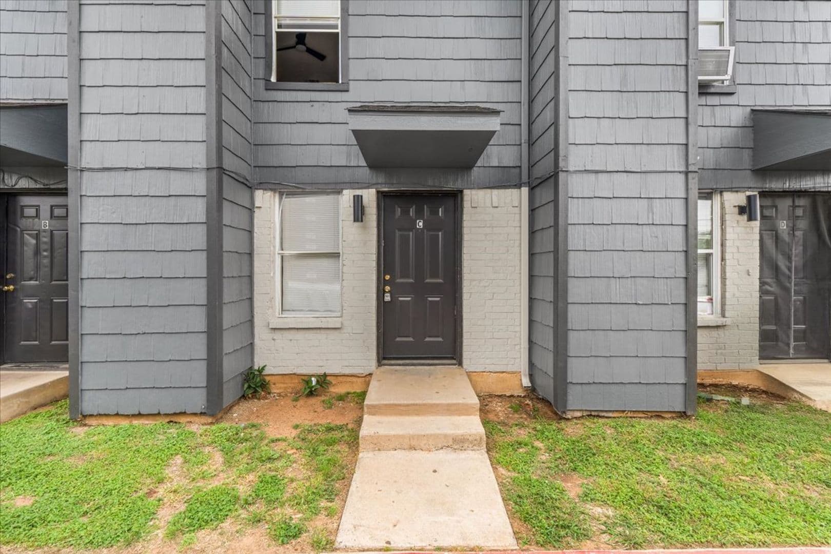 Fort Worth Apartment: 3204 McLean St. - C