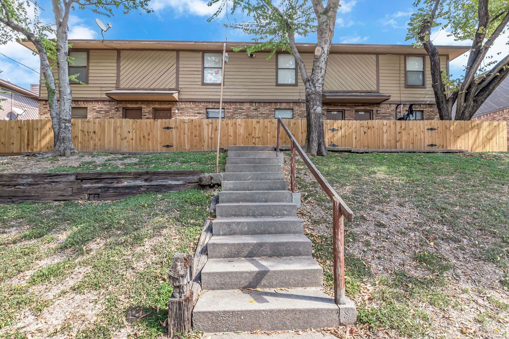 Benbrook Townhome: 3808-3814 Coates Circle