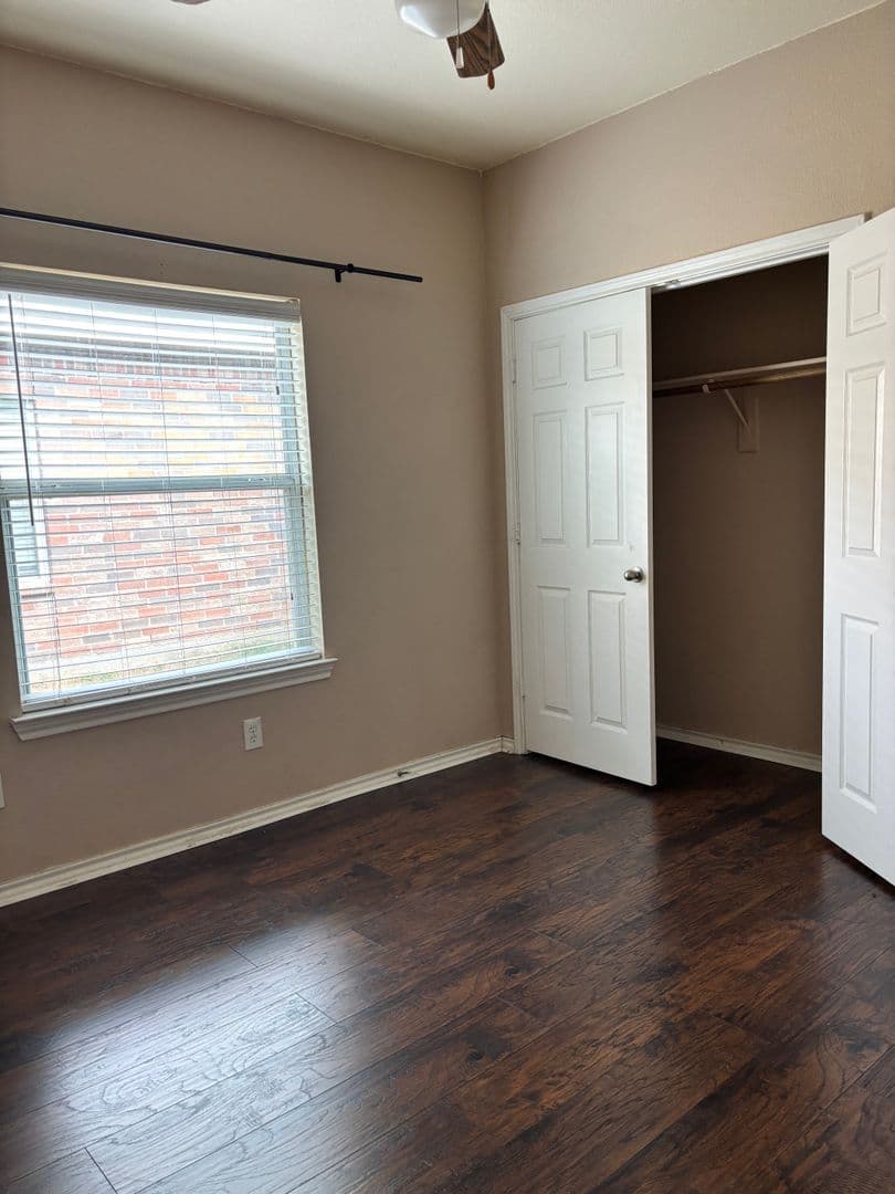 Burleson House: 908 Walnut St.